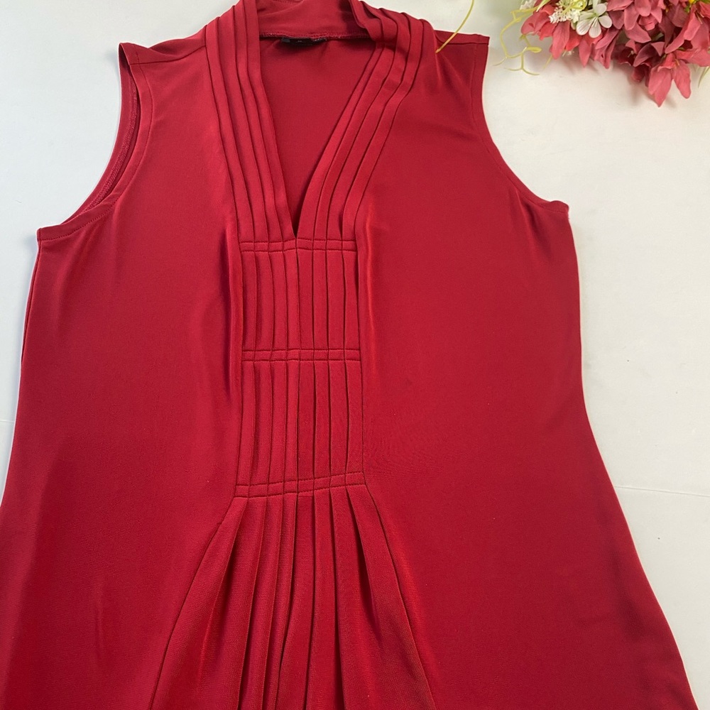 East 5th Sleeveless Pleated Front Blouse Size M